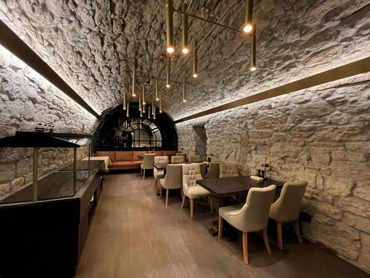 Best Western Plus Market Square Lviv Ngoại thất bức ảnh