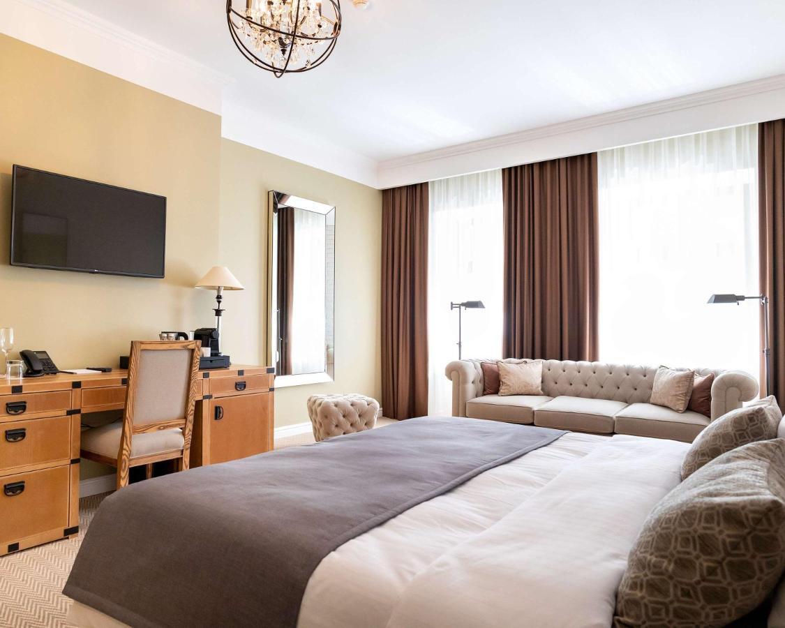 Best Western Plus Market Square Lviv Ngoại thất bức ảnh