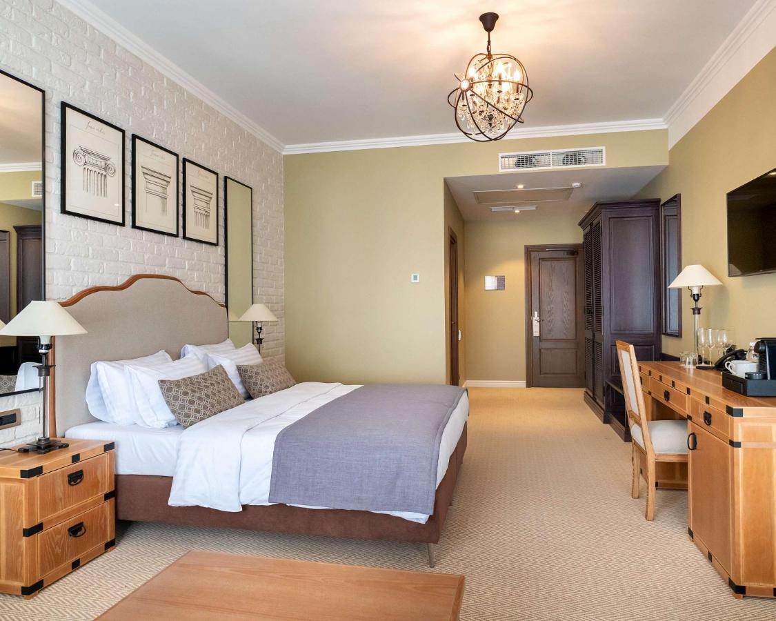 Best Western Plus Market Square Lviv Ngoại thất bức ảnh
