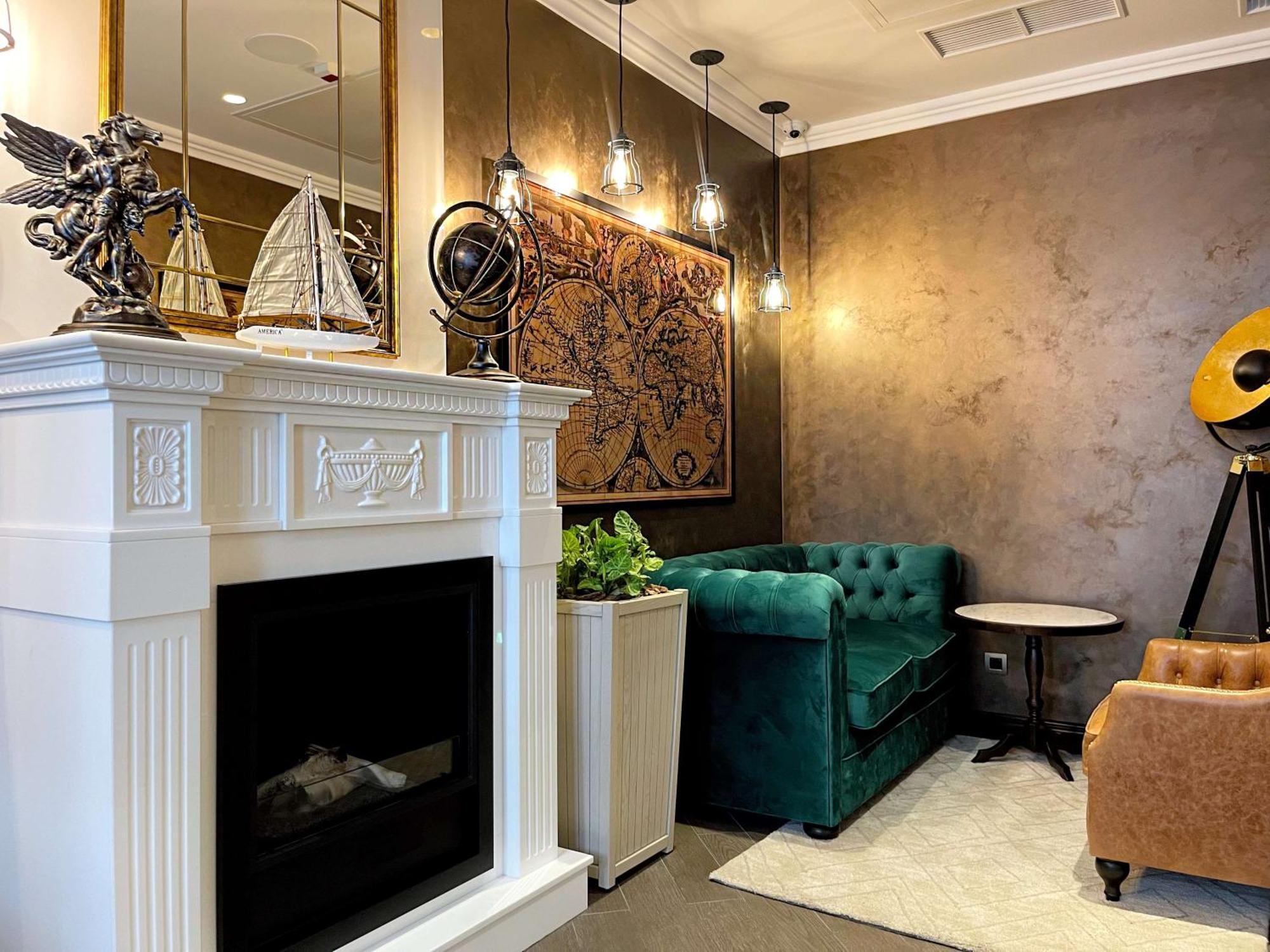 Best Western Plus Market Square Lviv Ngoại thất bức ảnh