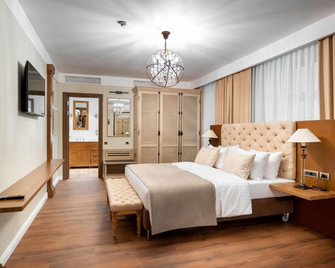 Best Western Plus Market Square Lviv Ngoại thất bức ảnh