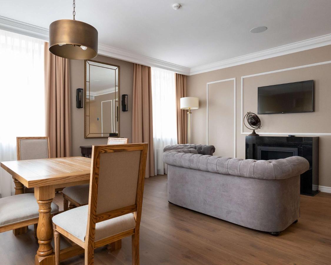 Best Western Plus Market Square Lviv Ngoại thất bức ảnh